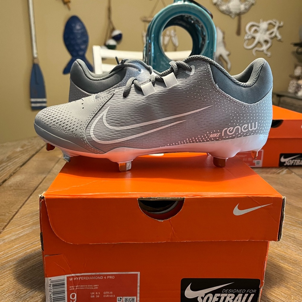 Nike W Hypediamond 4 Pro Women’s size 9 Cleats